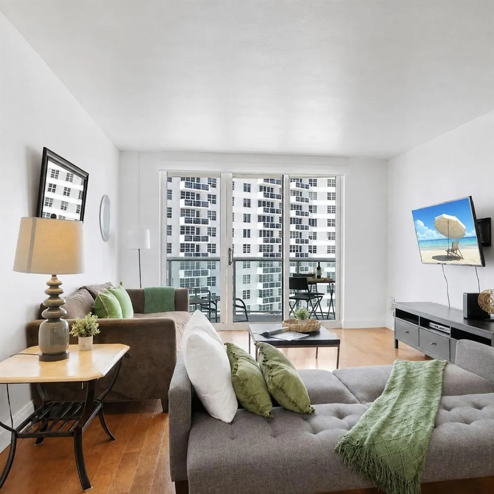 3801 S Ocean Drive #8b Hollywood, FL 33019