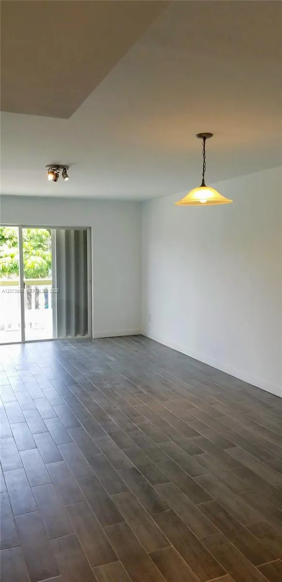 15205 NE 6th Ave #D204 Miami, FL 33162