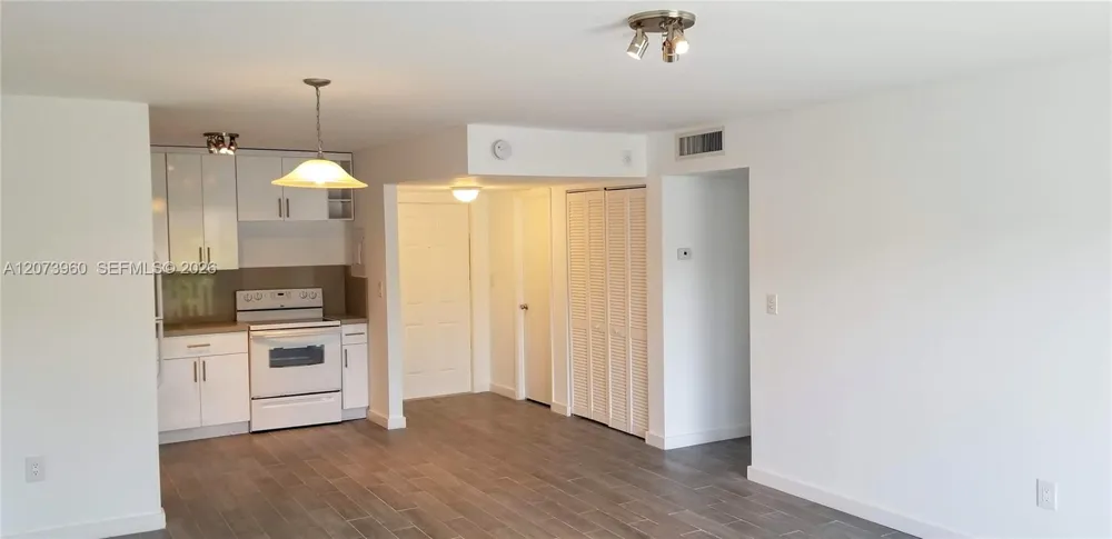 15205 NE 6th Ave #D204 Miami, FL 33162