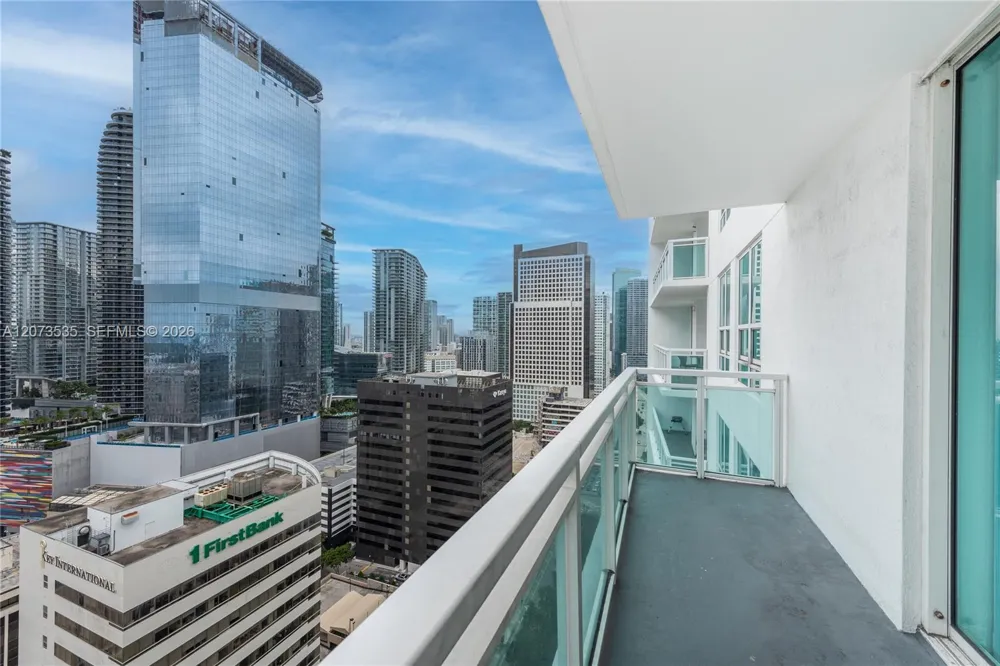 951 Brickell Ave #2709 Miami, FL 33131