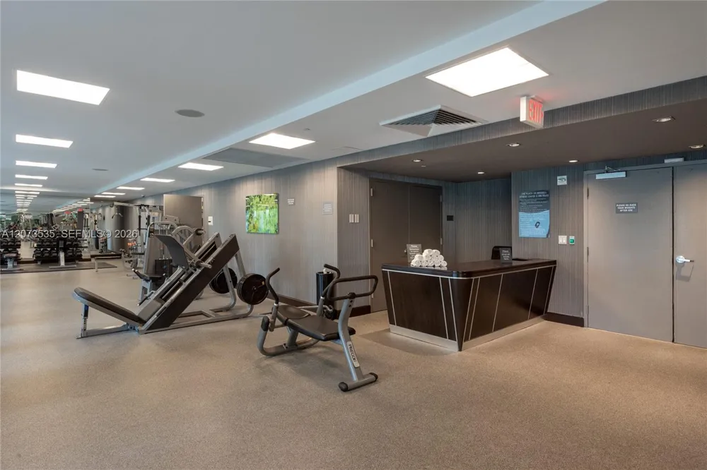 951 Brickell Ave #2709 Miami, FL 33131