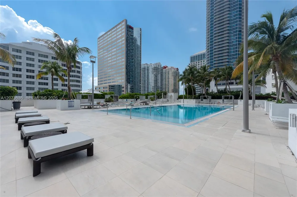 951 Brickell Ave #2709 Miami, FL 33131