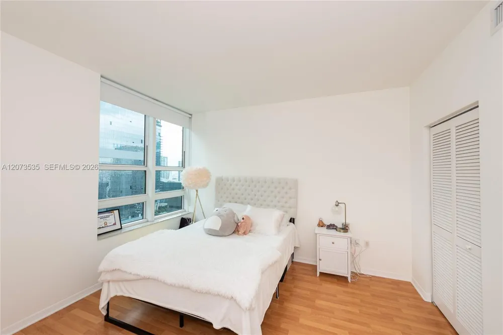951 Brickell Ave #2709 Miami, FL 33131