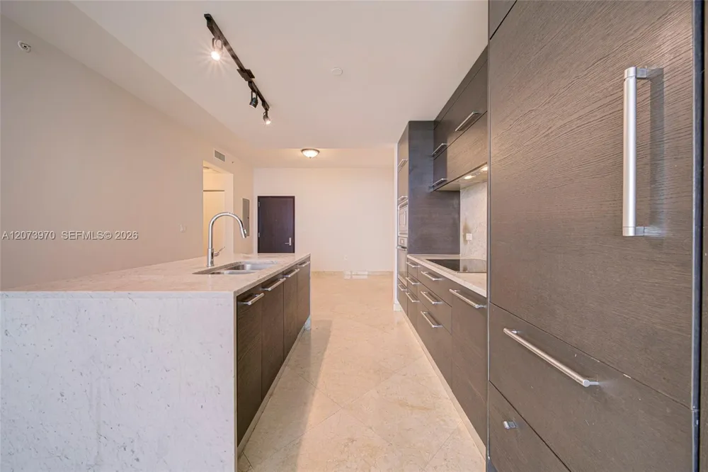 900 Biscayne Blvd #5203 Miami, FL 33132