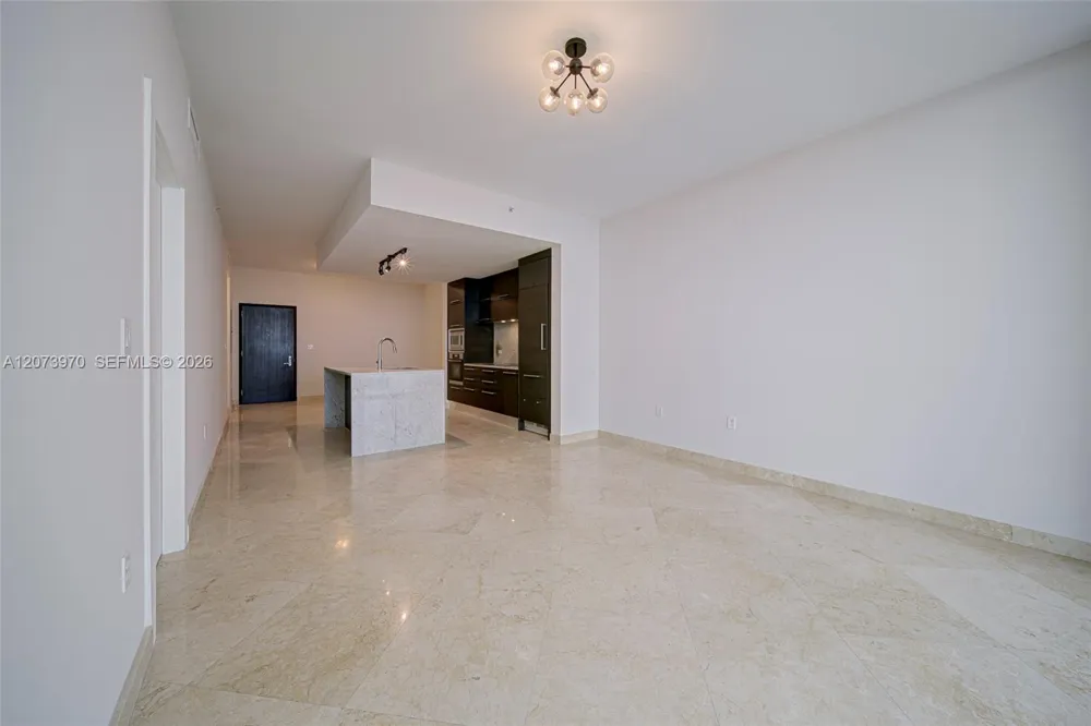 900 Biscayne Blvd #5203 Miami, FL 33132