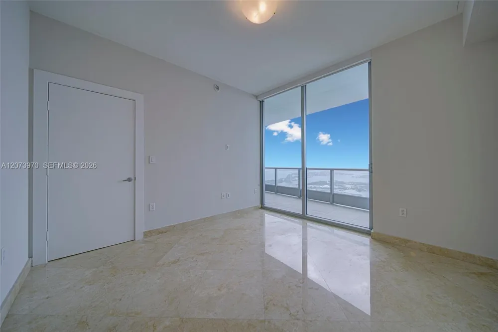 900 Biscayne Blvd #5203 Miami, FL 33132