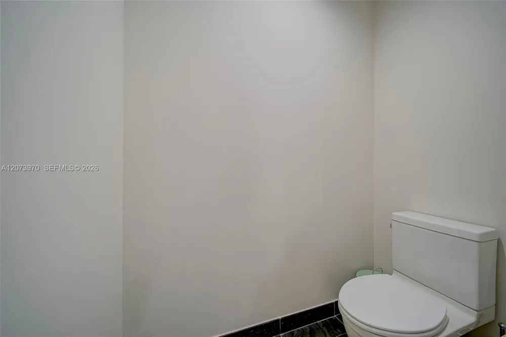 900 Biscayne Blvd #5203 Miami, FL 33132