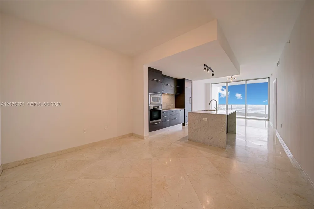 900 Biscayne Blvd #5203 Miami, FL 33132