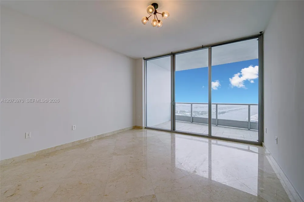900 Biscayne Blvd #5203 Miami, FL 33132