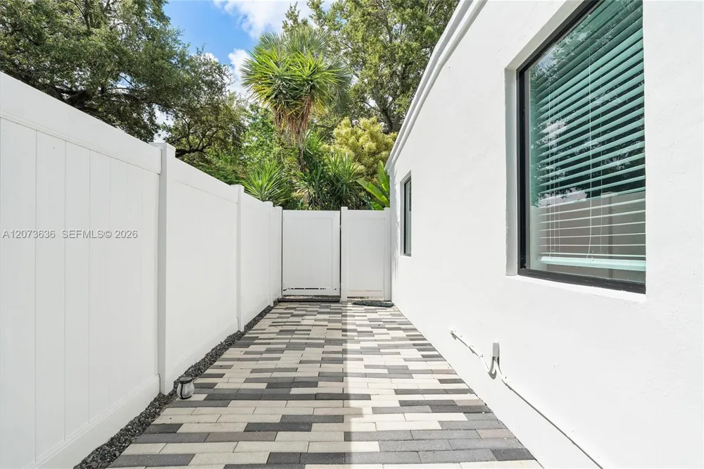 1609 SW 12th Ct Fort Lauderdale, FL 33312