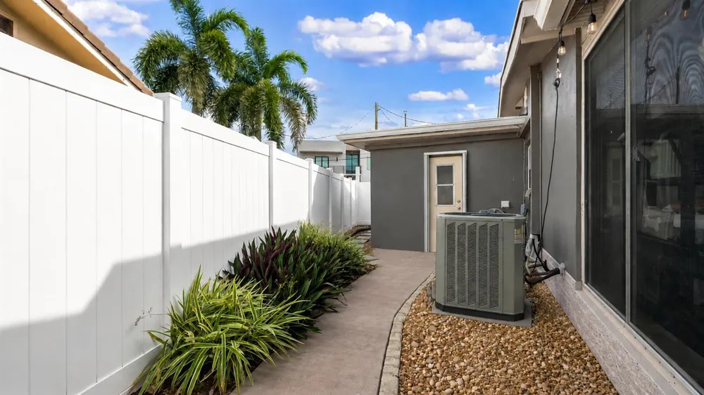 935 Nautilus Isle Dania Beach, FL 33004