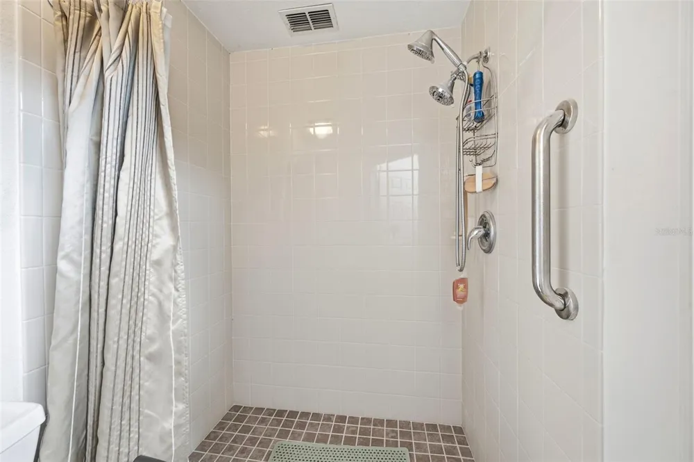 1469 RIVERDALE DRIVE Oldsmar, FL 34677