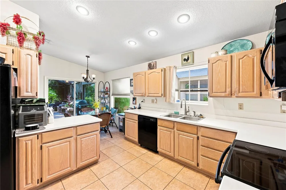 1469 RIVERDALE DRIVE Oldsmar, FL 34677