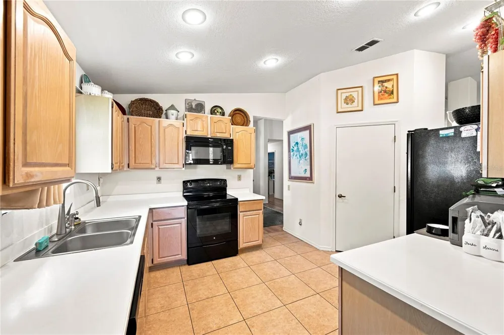 1469 RIVERDALE DRIVE Oldsmar, FL 34677