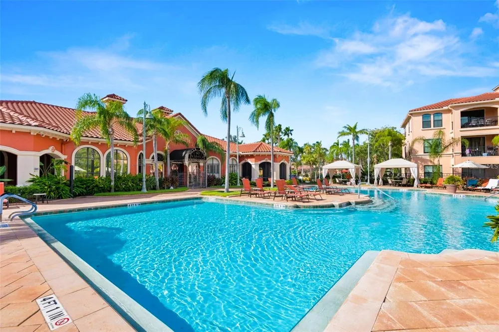 2733 VIA CIPRIANI #810A Clearwater, FL 33764
