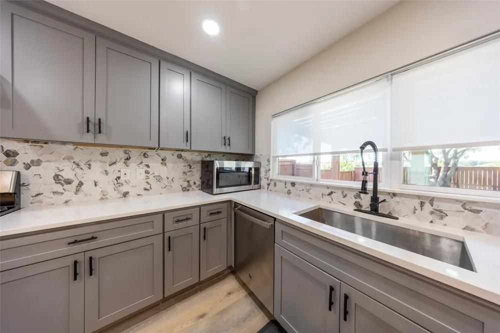 1948 Rambling Ridge Lane Carrollton, TX 75007