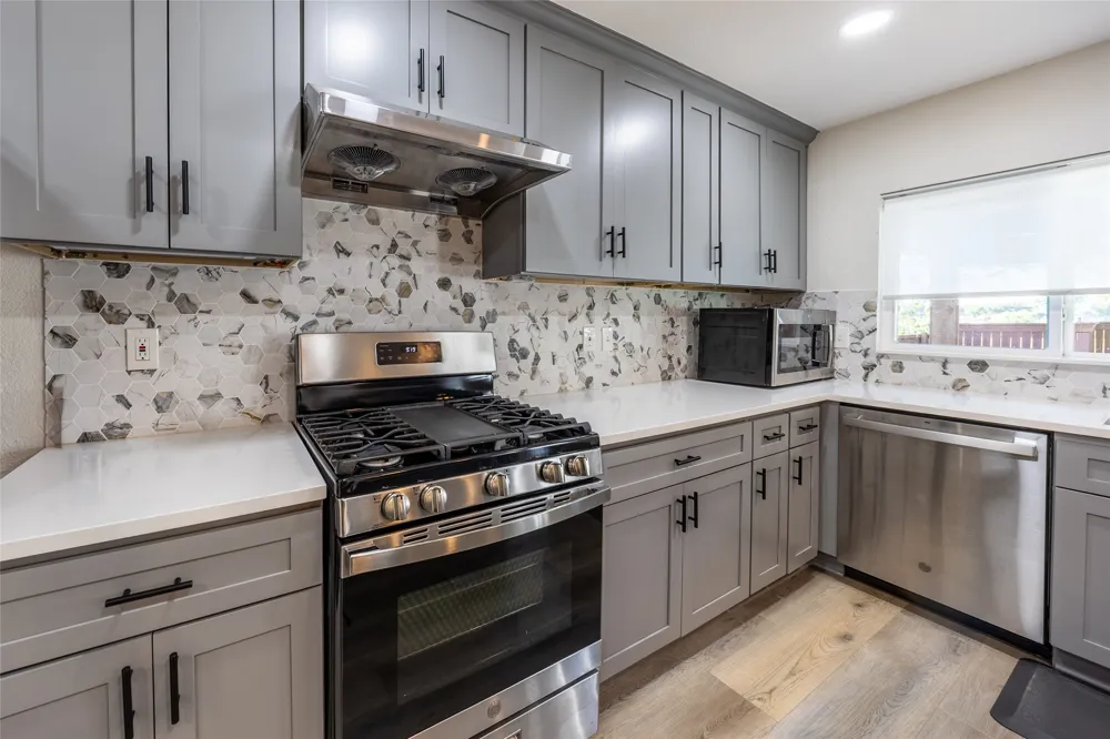1948 Rambling Ridge Lane Carrollton, TX 75007
