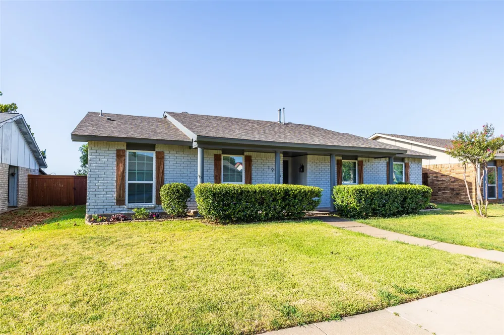 1948 Rambling Ridge Lane Carrollton, TX 75007