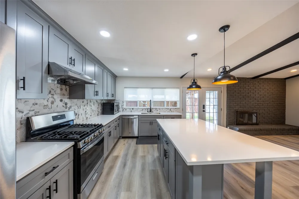 1948 Rambling Ridge Lane Carrollton, TX 75007