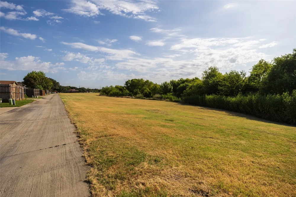 1948 Rambling Ridge Lane Carrollton, TX 75007