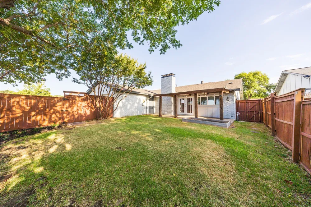 1948 Rambling Ridge Lane Carrollton, TX 75007