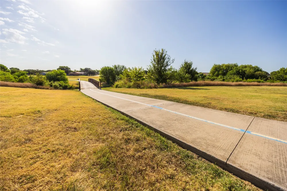 1948 Rambling Ridge Lane Carrollton, TX 75007