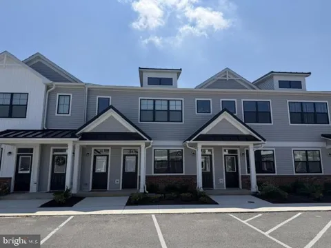 2102 EMDEN LANE #704