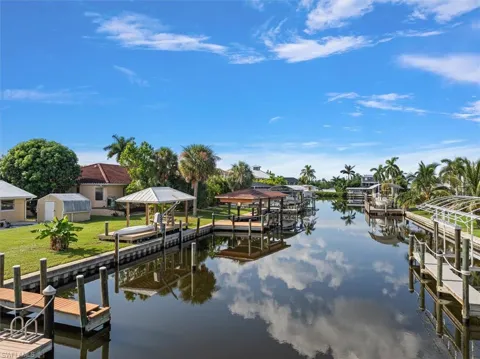 2727 Sanderling Court