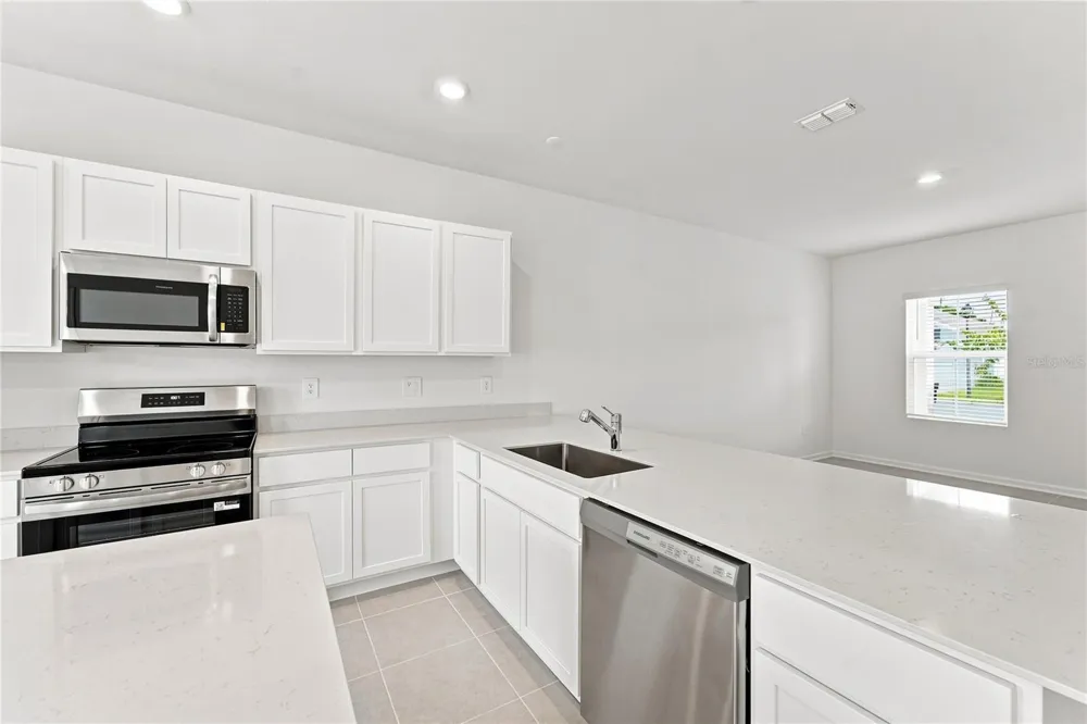 2232 RED SUN STREET Apopka, FL 32703