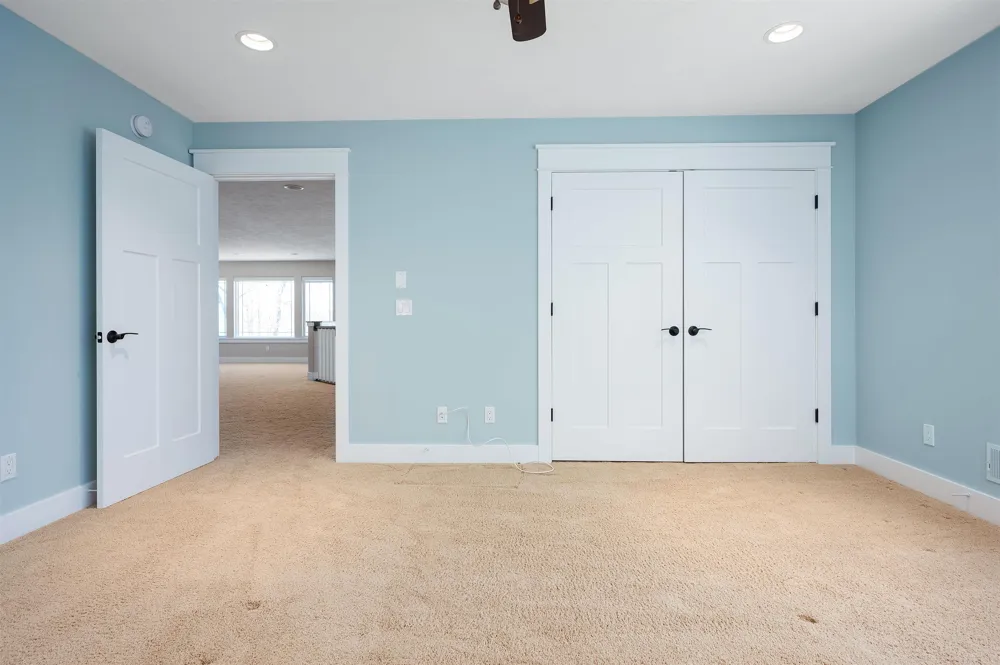 6860 Peninsula Drive Peninsula Township, MI 49686
