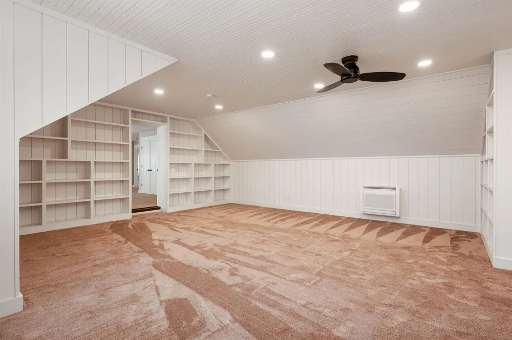 6860 Peninsula Drive Peninsula Township, MI 49686