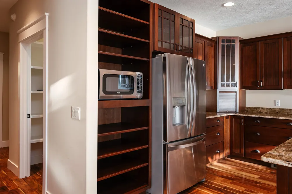 6860 Peninsula Drive Peninsula Township, MI 49686