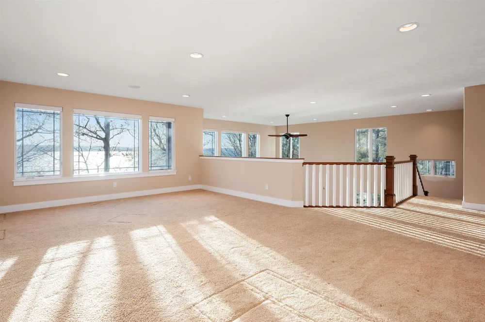 6860 Peninsula Drive Peninsula Township, MI 49686