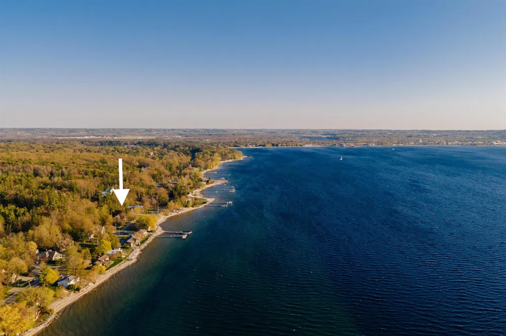 6860 Peninsula Drive Peninsula Township, MI 49686