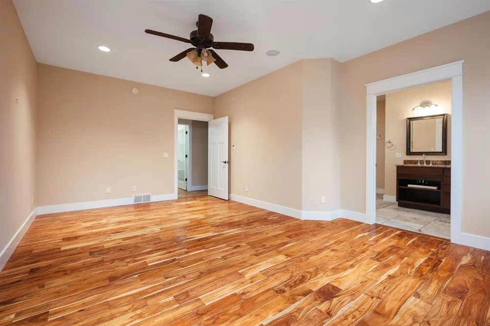 6860 Peninsula Drive Peninsula Township, MI 49686