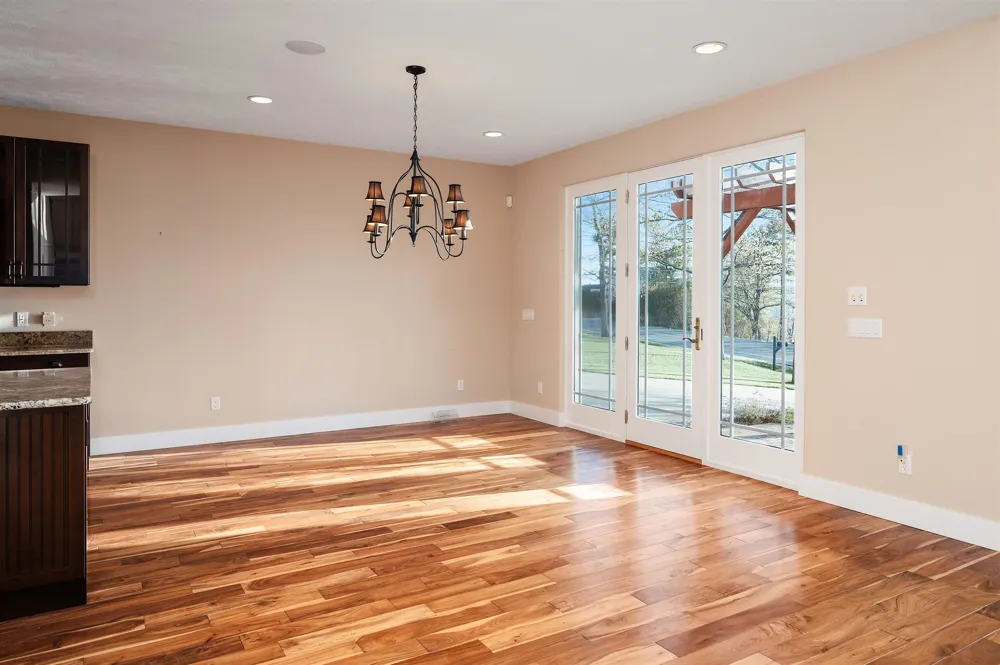 6860 Peninsula Drive Peninsula Township, MI 49686