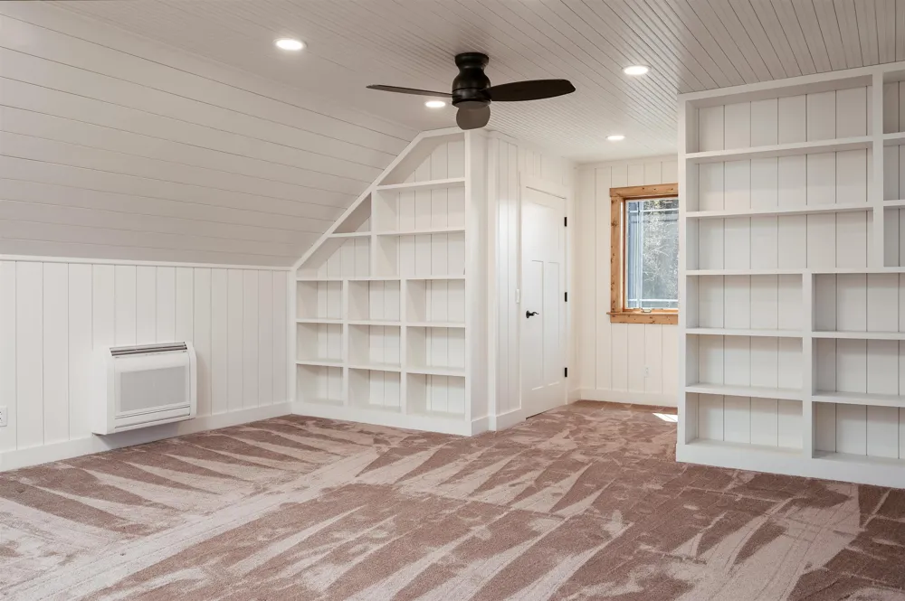 6860 Peninsula Drive Peninsula Township, MI 49686