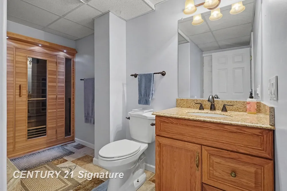 512 Hampton Lake Drive Hampton Charter Township, MI 48732