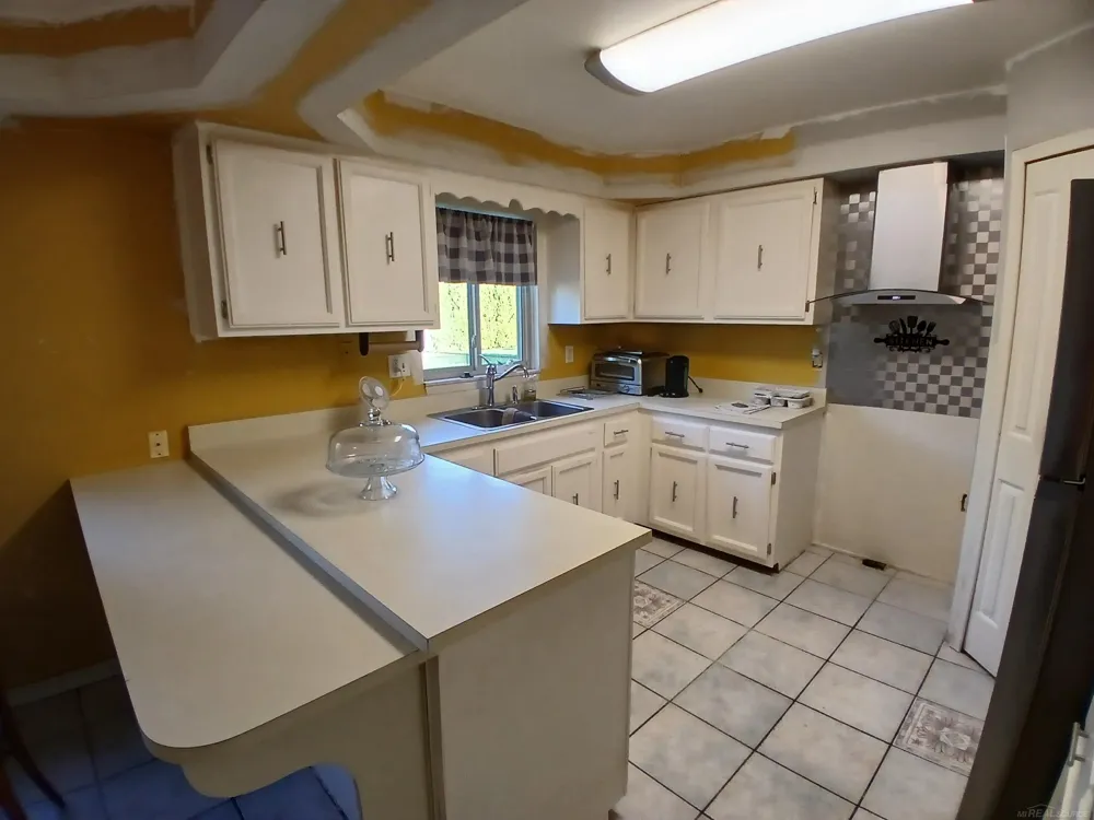51569 Johns Drive Chesterfield Township, MI 48047