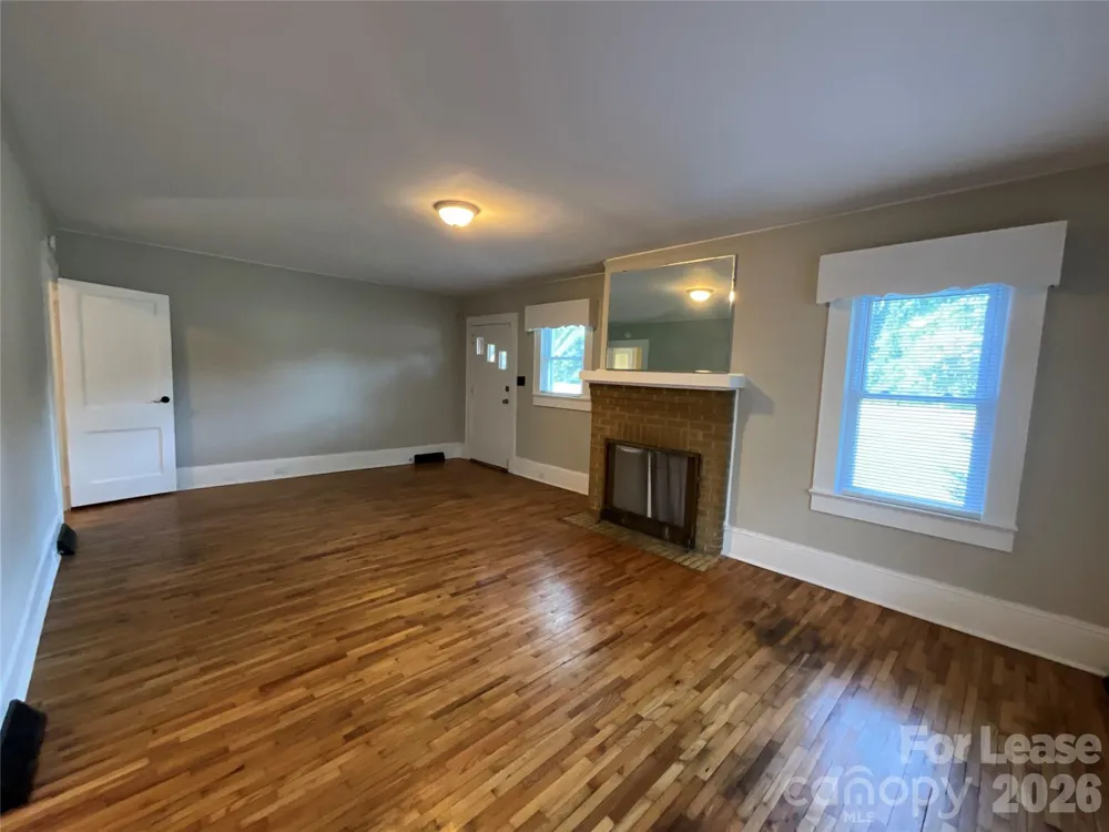 3820 Freedom Drive Charlotte, NC 28208