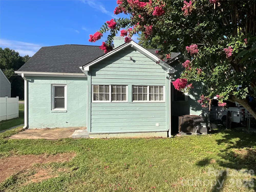 3820 Freedom Drive Charlotte, NC 28208