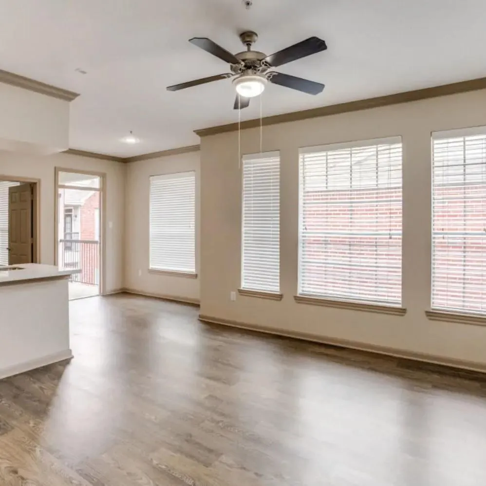 2700 Woodland Park Drive #G Houston, TX 77082