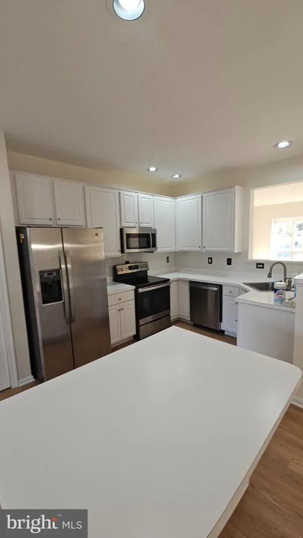 6852 DRIFTON COURT Centreville, VA 20121