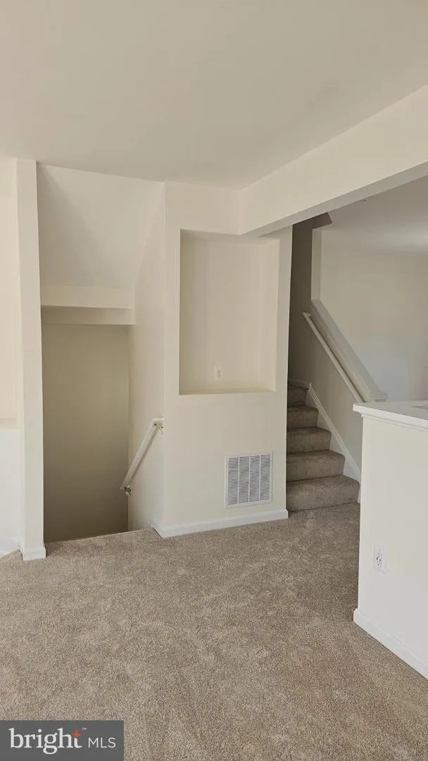 6852 DRIFTON COURT Centreville, VA 20121