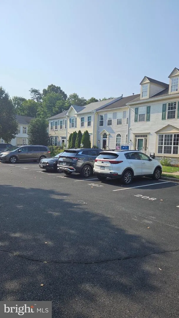 6852 DRIFTON COURT Centreville, VA 20121