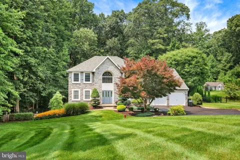 37 RIDGE CREST DRIVE