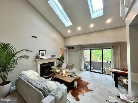 1709 MOUNTAINVIEW DRIVE