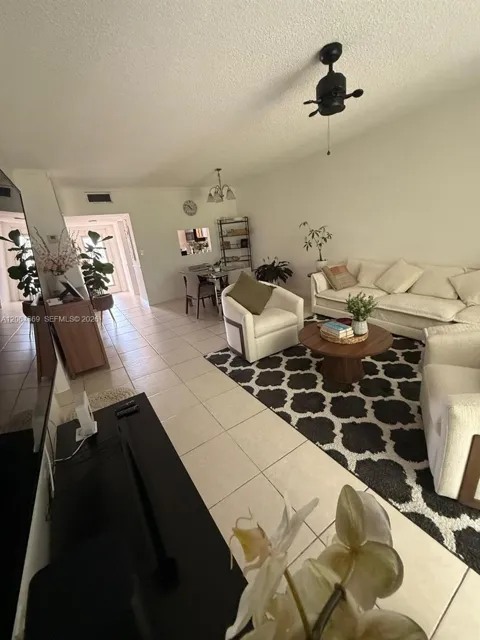 1055 Country Club Dr #402