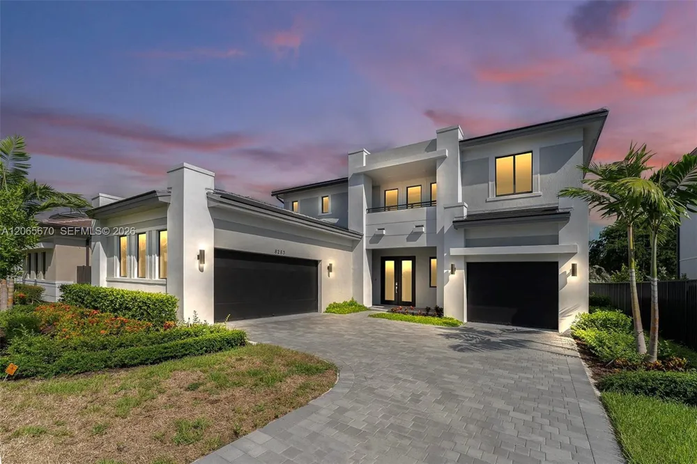 8283 SW 120th Ter Miami, FL 33156