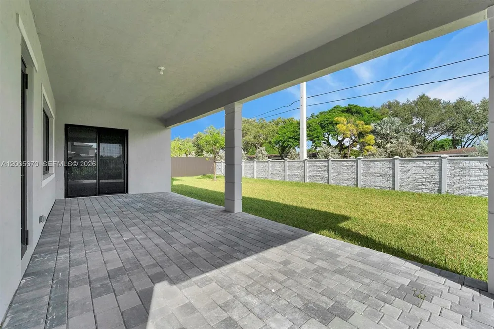 8283 SW 120th Ter Miami, FL 33156